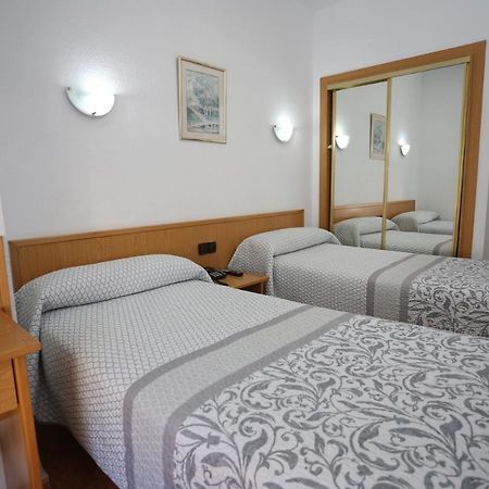 Hotel Cervantes Alicante Bagian luar foto