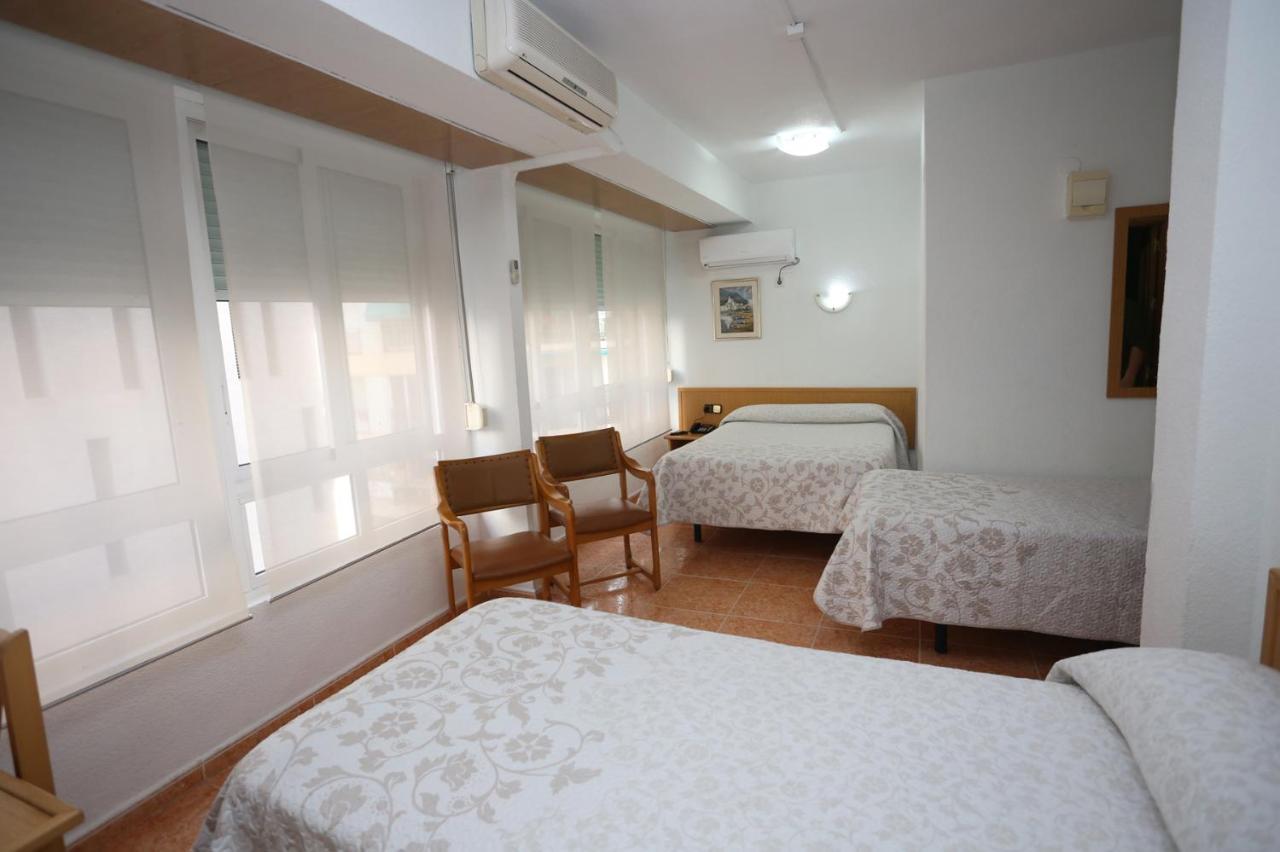 Hotel Cervantes Alicante Bagian luar foto