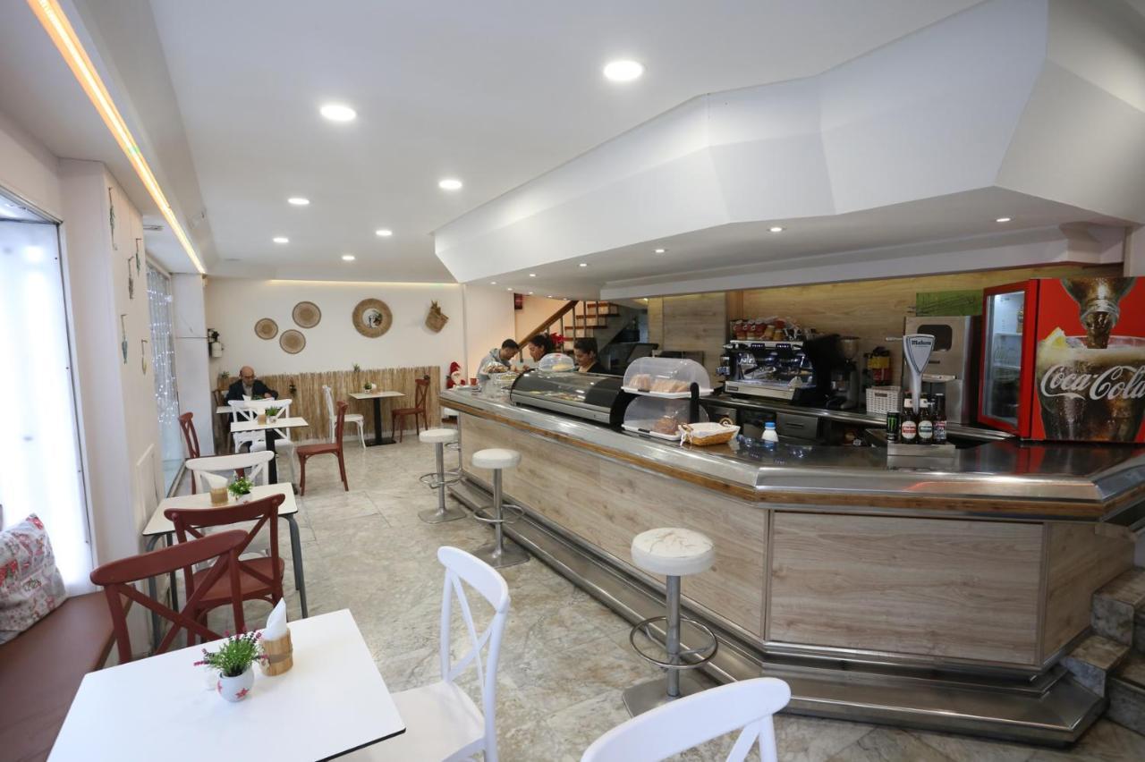Hotel Cervantes Alicante Bagian luar foto