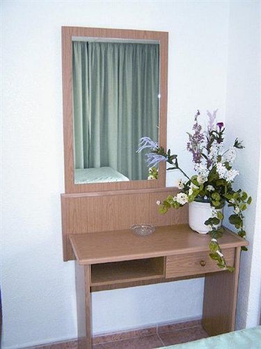 Hotel Cervantes Alicante Bagian luar foto